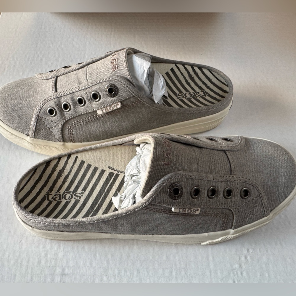 Taos ez soul gray canvas slip on 8.5
